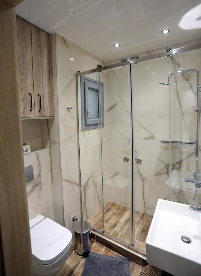 La Larissa Luxury Apartments Trekke Exteriér fotografie