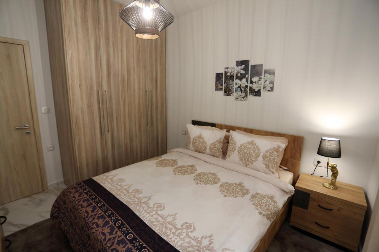 La Larissa Luxury Apartments Trekke Exteriér fotografie
